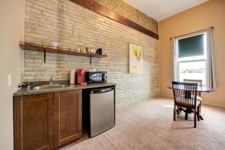 The Avonlea Inn - Stratford - 6