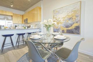 Loft Lv8 ※ Elegant Urban Oasis in Downtown Vegas - 9