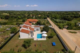 Ferienhaus mit Privatpool für 8 Personen ca 250 qm in Šišan, Istrien Südküste von Istrien - Šišan - 2