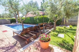 Schöne Villa Auf Drei Ebenen Mit Schönen Hölzernen Pergola, Privatem Pool Und Garage - Ližnjan (Lisignano) - 6