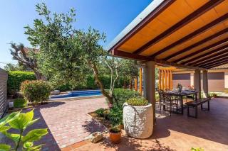 Schöne Villa Auf Drei Ebenen Mit Schönen Hölzernen Pergola, Privatem Pool Und Garage - Ližnjan (Lisignano) - 3