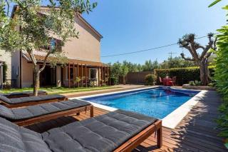 Schöne Villa Auf Drei Ebenen Mit Schönen Hölzernen Pergola, Privatem Pool Und Garage - Ližnjan (Lisignano) - 2