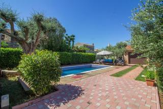 Schöne Villa Auf Drei Ebenen Mit Schönen Hölzernen Pergola, Privatem Pool Und Garage - Ližnjan (Lisignano) - 1