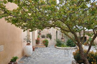 Domus Arch Stone House - 6