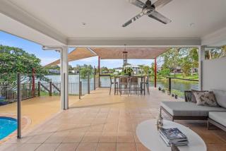 Serene Lakefront Villa with Private Pool - - 8