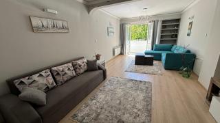 Garden view top center apart - 8