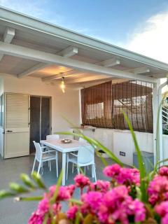 Travelliving •La favorita Home•, near beach - Villaggio Azzurro - 0