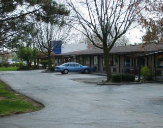 Budgetel Inn & Suites - Columbus - 8