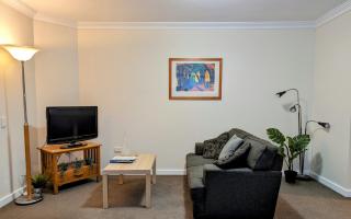 Lovely city apartment with private courtyard, pool, free parking, gym - Perth - 5
