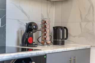 City Centre, Free Parking and Sleeps 8 - Coventry - 4