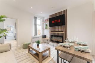 City Centre, Free Parking and Sleeps 8 - Coventry - 0