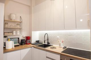 Contemporary Stylish Apartment Located Near Metaxourgeio Area - Athènes - 3