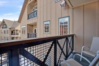 2BR Main St Station Ski In Out Condo All Amenities - 6