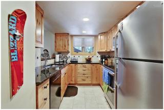 Lances West 2BDR and Loft Very Walkable - 4