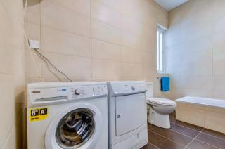 Super Location, St Julians, 2 Bedroom, Paceville APT 7 by Vaganza - St Julian's - 3