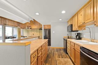 3BDR Condo with Loft Heart of Breck Walk to Town - 6
