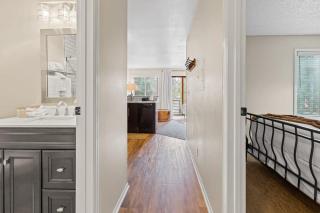 Modern 1 BDR Mountain Escape Stunning Location - 2