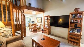 2BDR Walk to Ski Lifts and Main St - 7