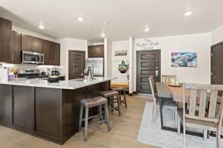 The Snake River Chalet - 4