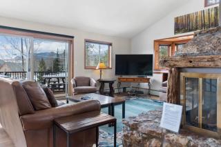 5BR Mountain Retreat with Hot Tub and Sauna - 3