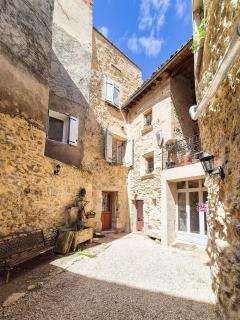 Au Lys rose - LʼIsle-sur-la-Sorgue - 9