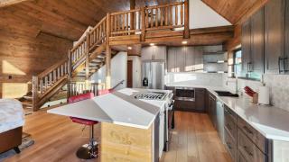 3BR+Loft Modern Mountain Retreat w Hot Tub - 1