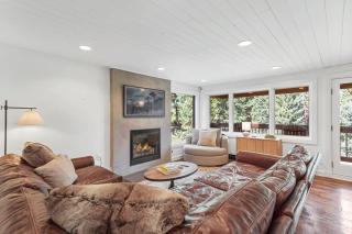 5 BDR Sk in Out Mountain Escape Peak 8 with Views - 0