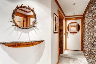 1BDR Condo with Stunning Décor Heart of Downtown - 7