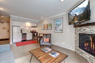 Ski In Ski Out Modern Studio with Stunning Location - Park City - 6