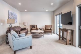 Ski In Out 3 BDR Condo with Stunning Mountain Views - Park City - 1