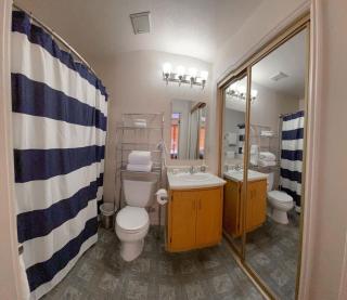 Cozy Studio Heart of Downtown with Rooftop Views - 2