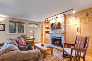 Quaint 2BR Retreat Heart of Town Steps from Lift - 9