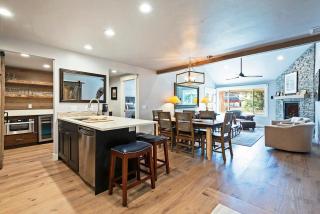 4 BDR Ski in Out Condo with Charming Mountain Views - Park City - 4