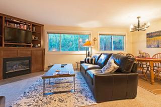 Ski in out 2 BDR Condo in the Heart of the Action - 6