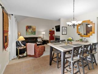 Lovely 4 BDR Home with Private Hot Tub Near Trails - Cottonwood Heights - 6