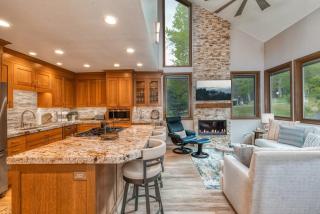 Beautifully Remodeled 3BR near Golf and Ski Resort - 6