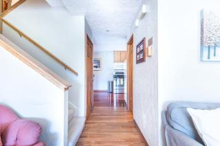 Roomy 2BR Condo with Hot Tub Access near Skiing - 3