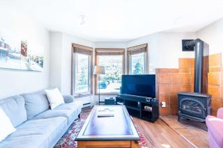 Roomy 2BR Condo with Hot Tub Access near Skiing - Park City - 2