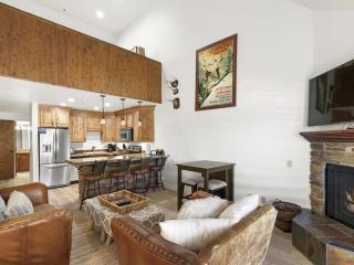 Ski in Ski Out 2BR Condo with Loft Steps From Lift - Park City - 8