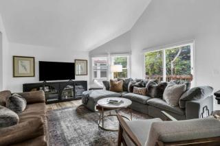 Bright Downtown 2BR Walk to Ski Lift - Park City - 2