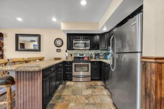 1BR Ski in Ski Out Steps to Lifts - 1