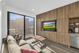 Modern Ski in Ski out Canyons Village Studio - Park City - 9