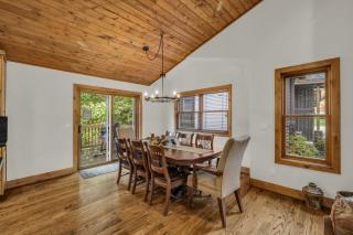 4BR Retreat with Hot Tub and Great Location - Park City - 3