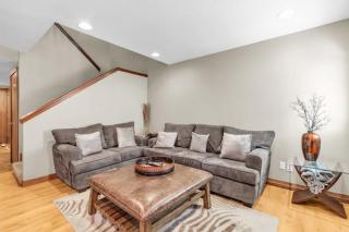 3BR with Loft Townhouse 3 Min Walk to Ski Lift - 1