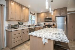 Modern 3BD -Walk to Lake & Beach - Tahoe City - 8