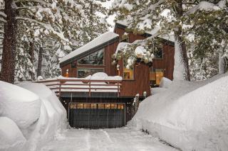 North Lake Tahoe Cabin and Hot Tub - Tahoe City - 5