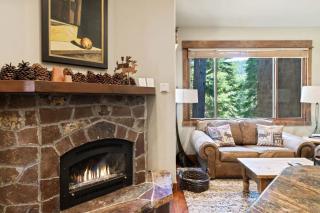 Northstar Ski in Ski out 2BR Condo - Truckee - 9