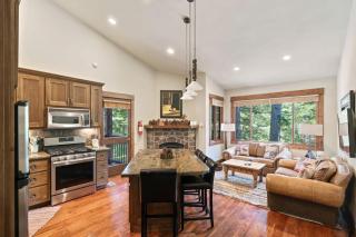 Northstar Ski in Ski out 2BR Condo - Truckee - 0
