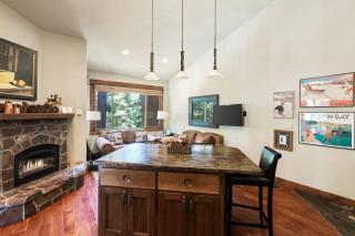Northstar Ski in Ski out 2BR Condo - Truckee - 2