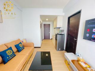 Royal Suites 1BR 35RR High Floor - Citra Plaza Nagoya Apartment - Jodoh - 0